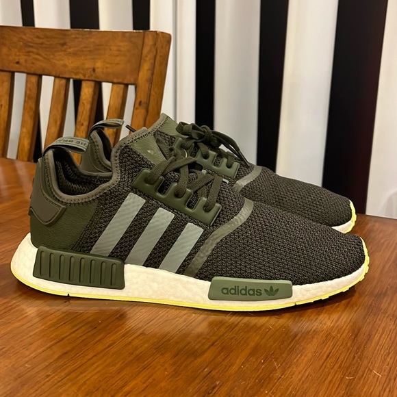 Adidas NMD_R1 Boost NMD R1 Shoes Sneakers new green CQ2414 Men’s Sizes - Picture 3 of 15